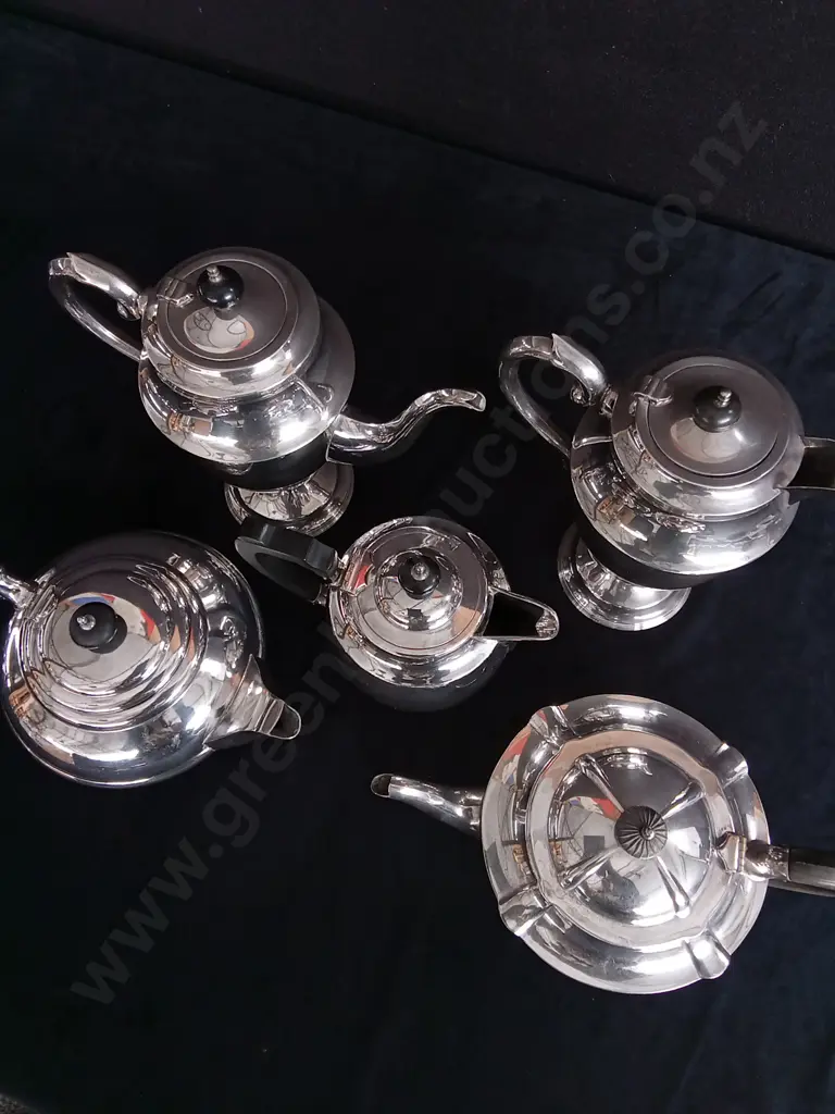 5 PIECES VINTAGE SILVER PLATED TEA AND COFFEE POTS Image 1++
