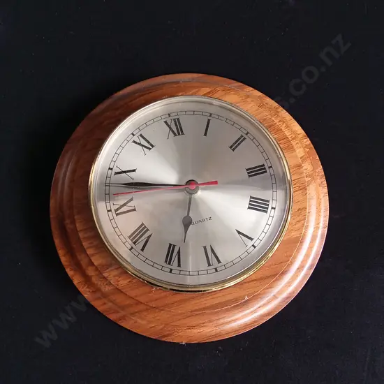 QUARTZ DECORATIVE WALL CLOCK