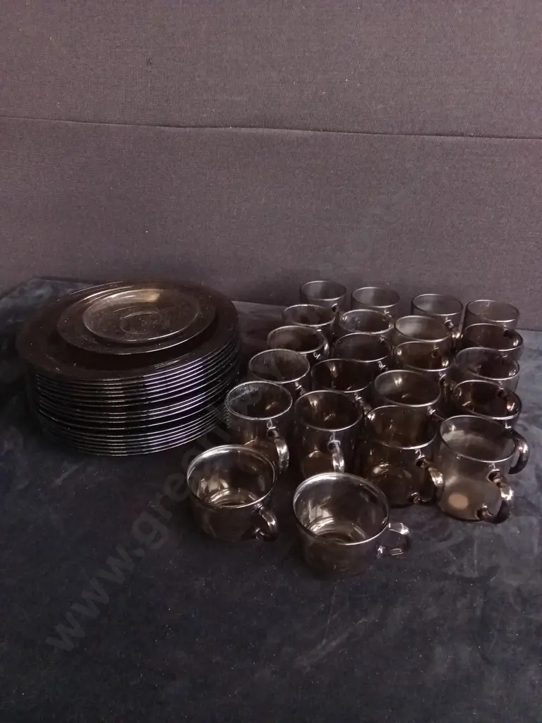 43 PIECES VINTAGE ARCOROC SMOKE TINTED GLASS MUGS AND PLATES Image 1++