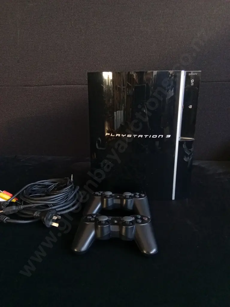 PLAYSTATION 3 AND PAIR OF CONTROLLERS Image 1++