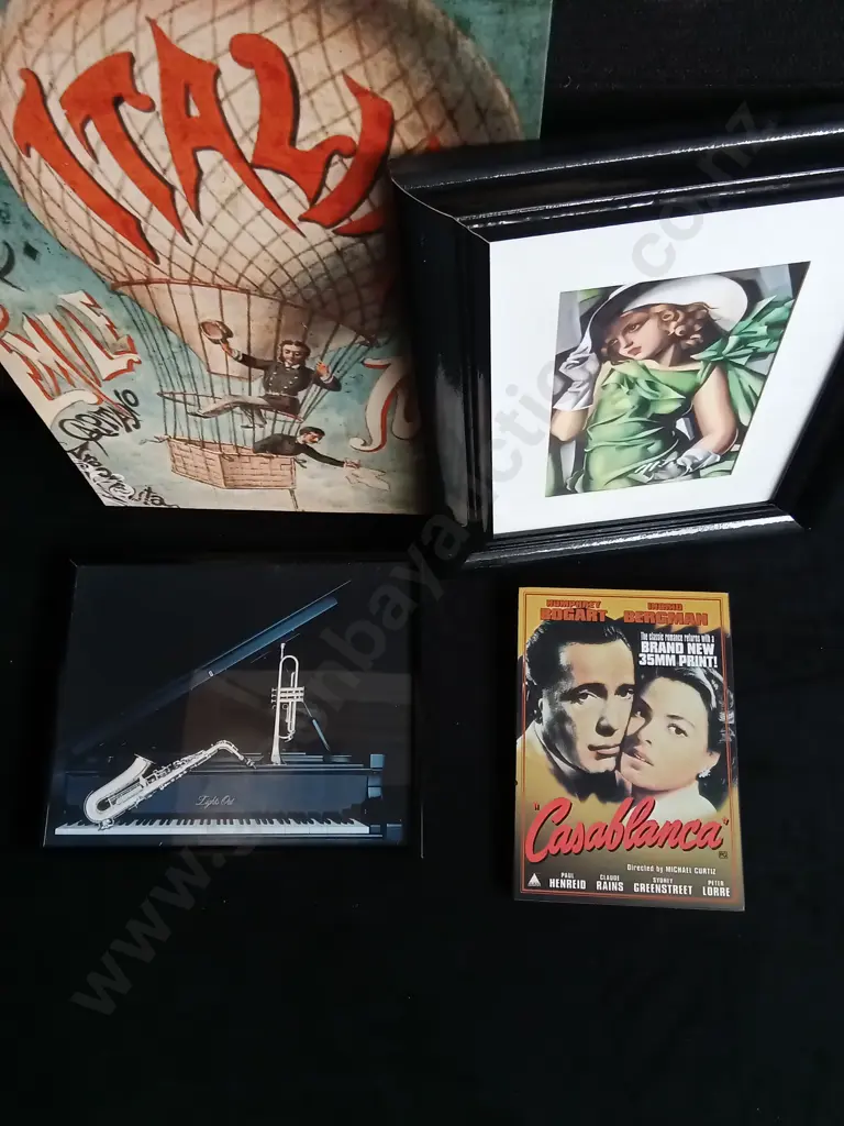 4 PIECES MIX OF PRINTS/ART Image 1++