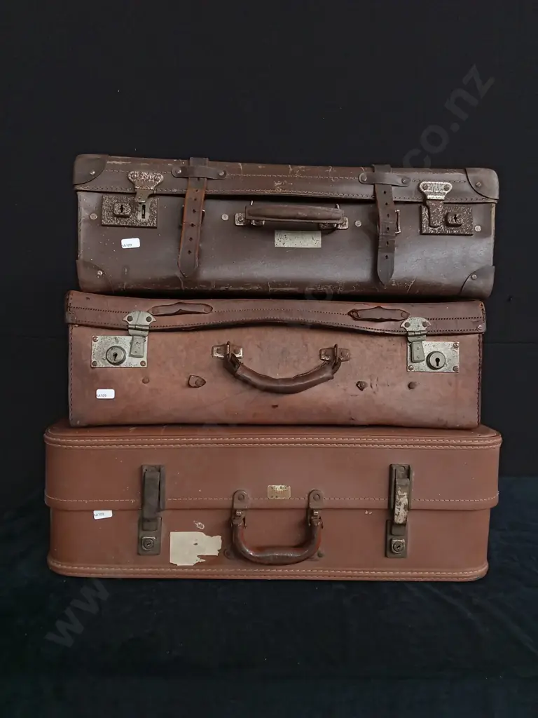 3 VINTAGE LEATHER SUITCASES Image 1++