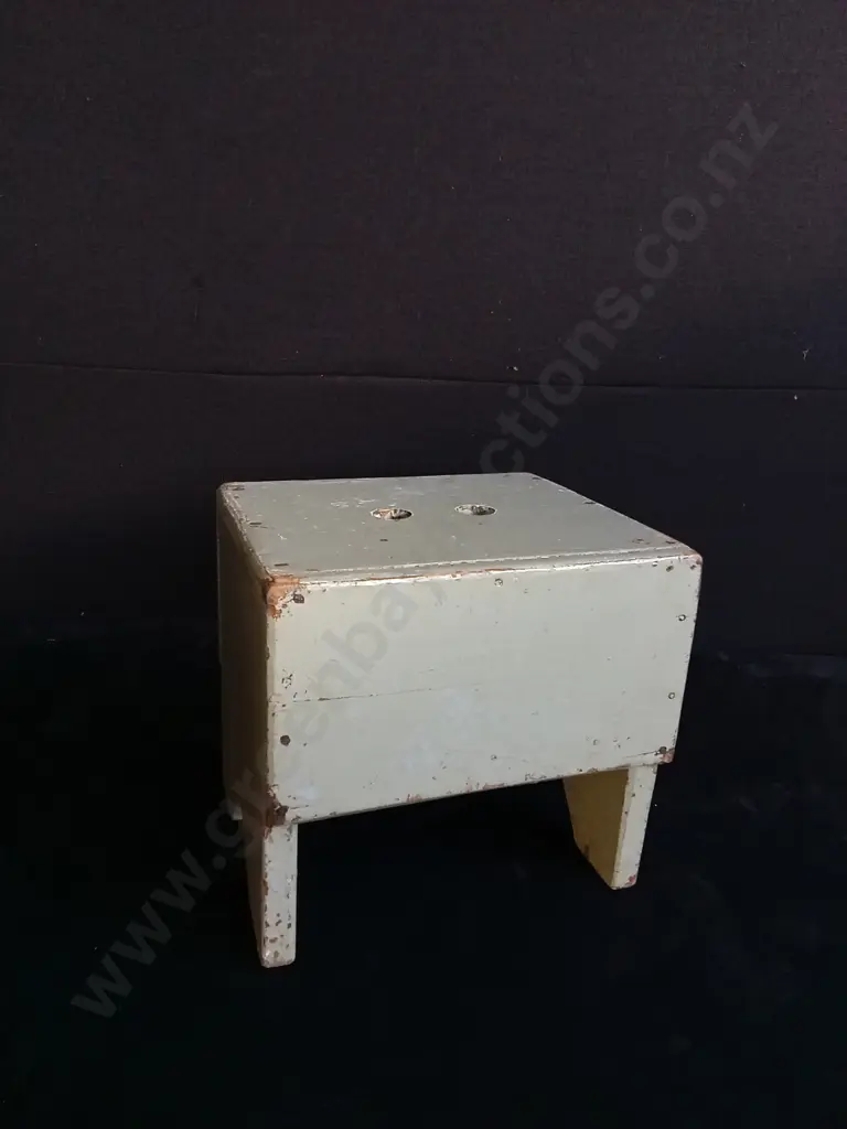 VINTAGE WOODEN STOOL Image 1++