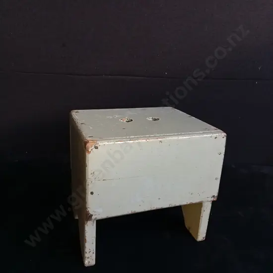 VINTAGE WOODEN STOOL