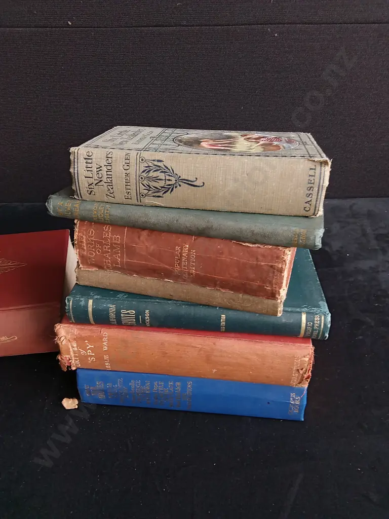 MIX OF VINTAGE BOOKS Image 1++