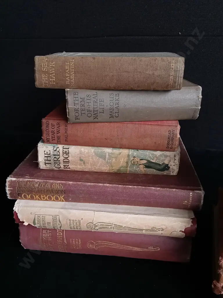 MIX OF VINTAGE BOOKS Image 1++