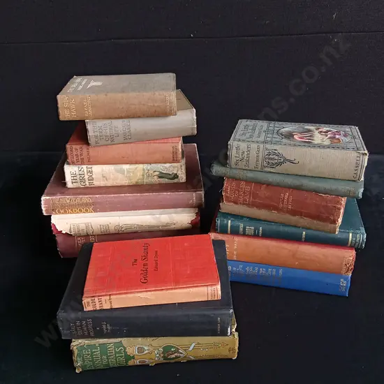 MIX OF VINTAGE BOOKS