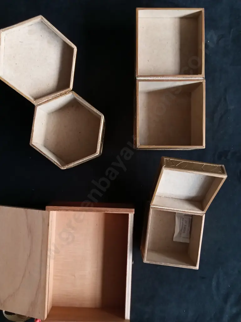 4 PIECES GIFT BOXES Image 1++