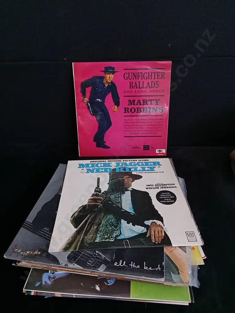 VINYL COLLECTION Image 1++