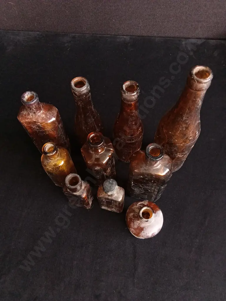 10 VINTAGE AMBER GLASS BOTTLES Image 1++