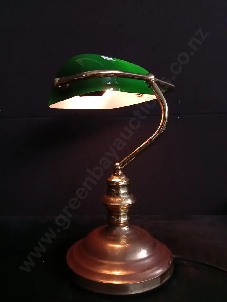 VINTAGE BANKERS LAMP WORKING Image 1++