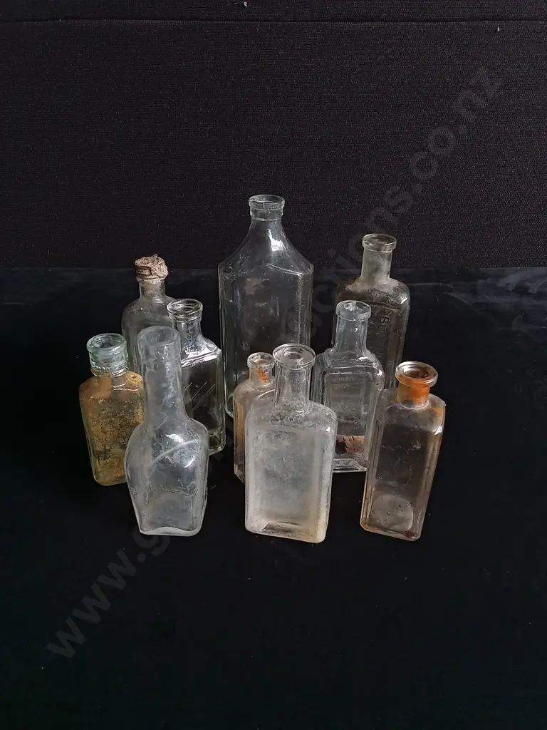 10 VINTAGE CLEAR GLASS BOTTLES Image 1++
