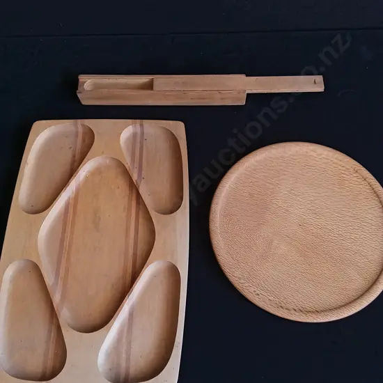 3 PIECES 0F VINTAGE WOOD KITCHEN ITEMS