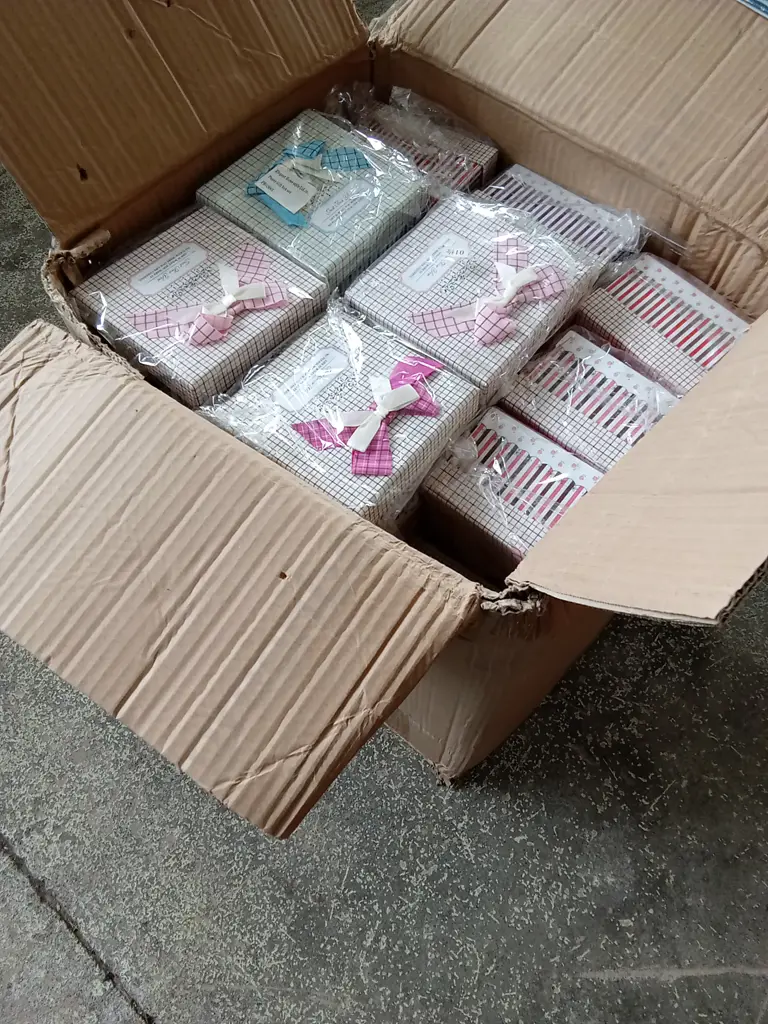 BULK GIFT BOXES BRAND NEW 49 SETS Image 1++