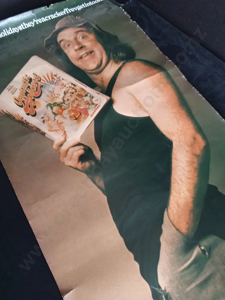 6 PIECES KIWI COMEDY ITEMS Image 1++