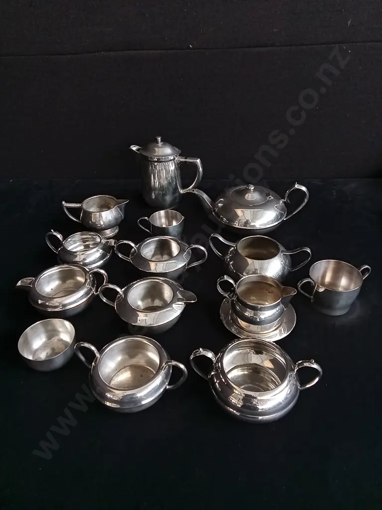15 PIECES SILVER PLATED TEA AND COFFEE SERVING PIECES Image 1++