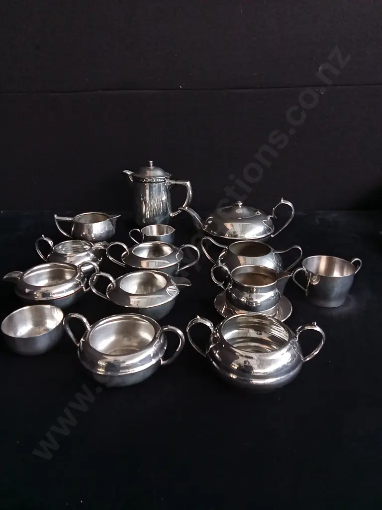 15 PIECES SILVER PLATED TEA AND COFFEE SERVING PIECES Image 1++