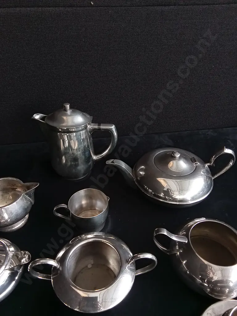 15 PIECES SILVER PLATED TEA AND COFFEE SERVING PIECES Image 1++