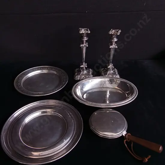 8 PIECES SILVER PLATED ITEMS, INCLUDING CANDLESTICK HOLDERS AND SERVING PLATES