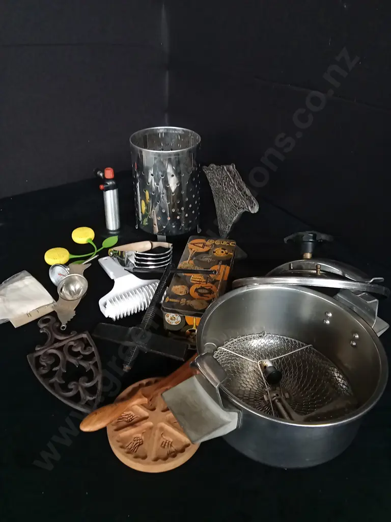 MISCELLANEOUS MIX OF ITEMS Image 1++