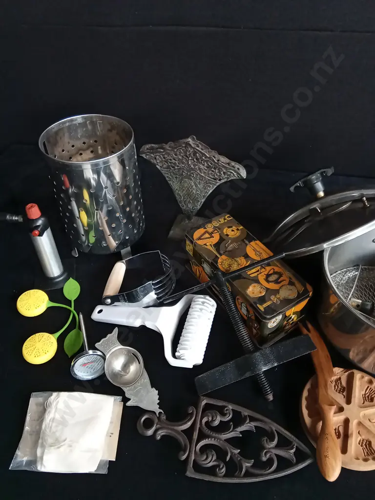 MISCELLANEOUS MIX OF ITEMS Image 1++