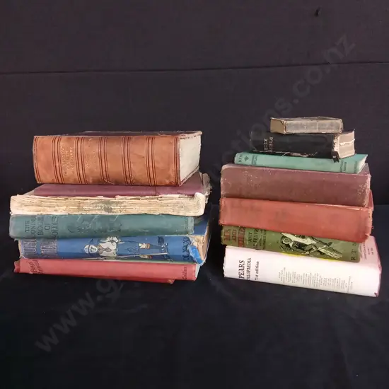 MIX OF VINTAGE BOOKS