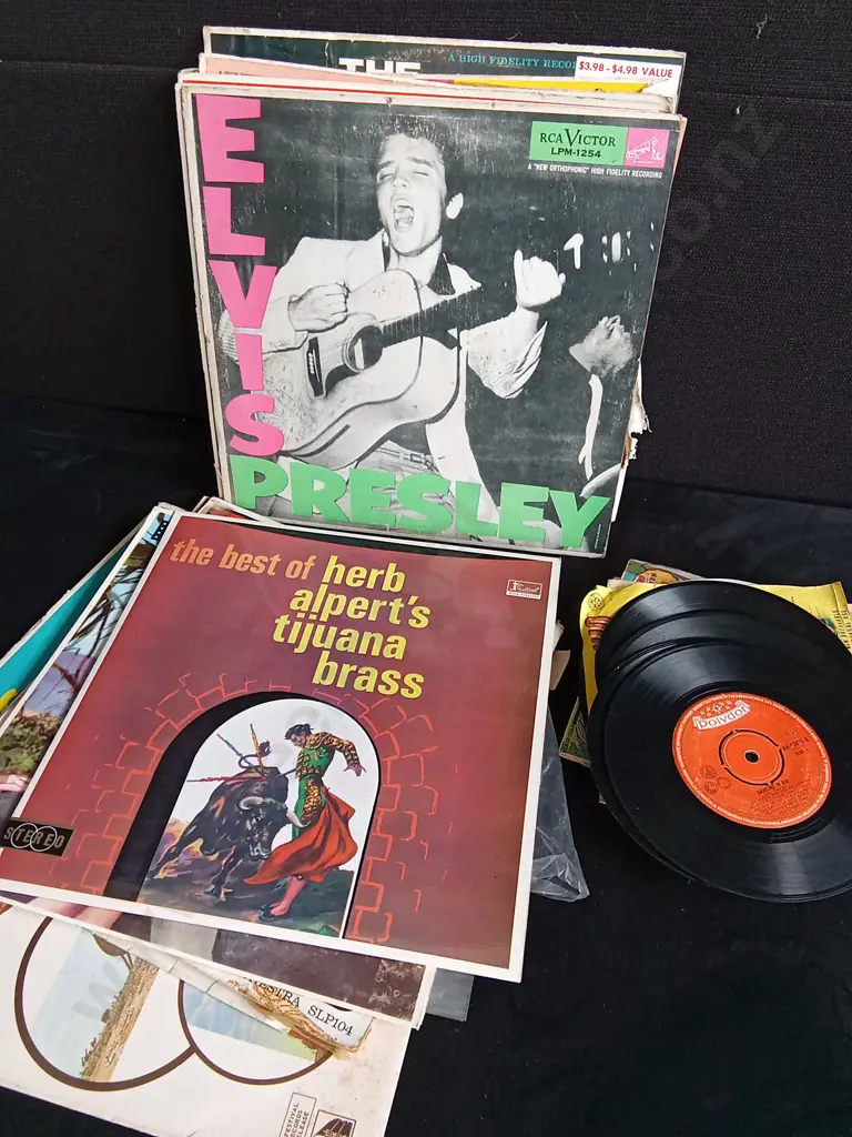 MIX OF VINTAGE RECORDS Image 1++