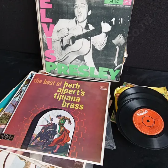 MIX OF VINTAGE RECORDS