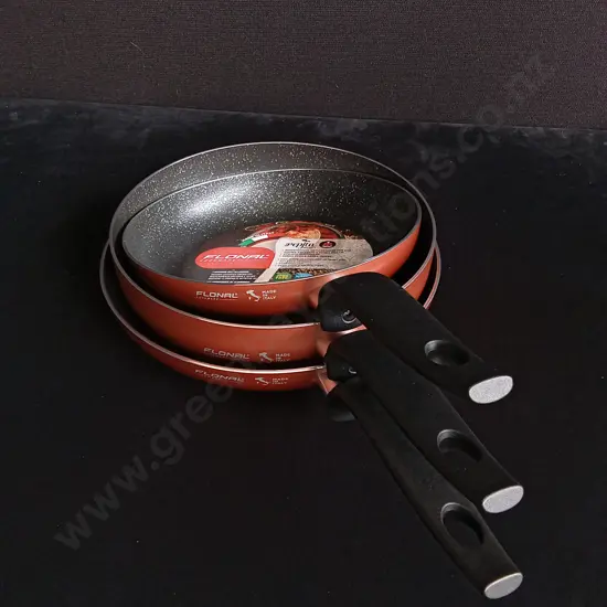 3 PIECES BRAND NEW FLONAL PEPITA GRANIT FRYING PANS