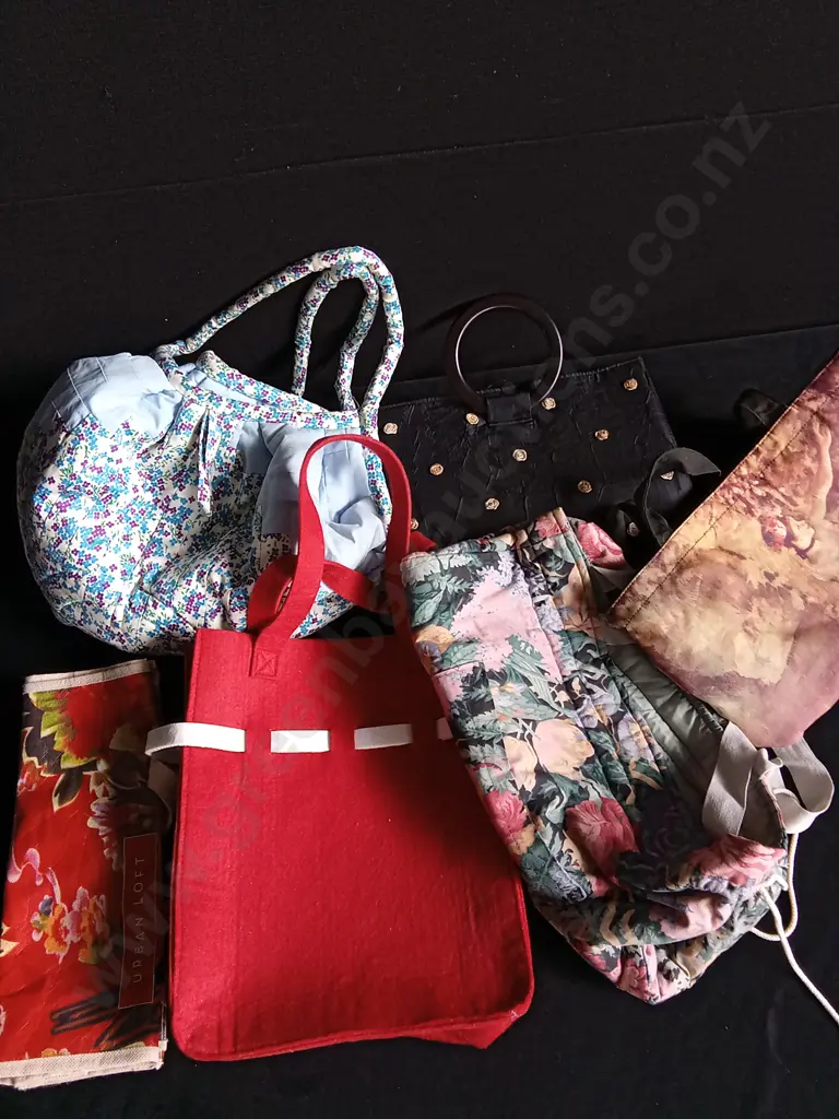 MIX OF BAGS Image 1++