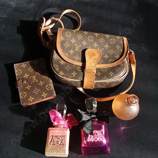 MIX OF WOMENS ITEMS, PERFUME, WALLET, HANDBAG