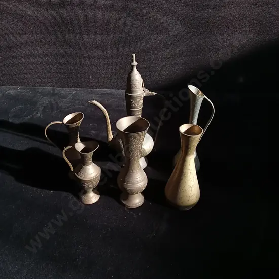 6 PIECES OF VINTAGE BRASS DECOR