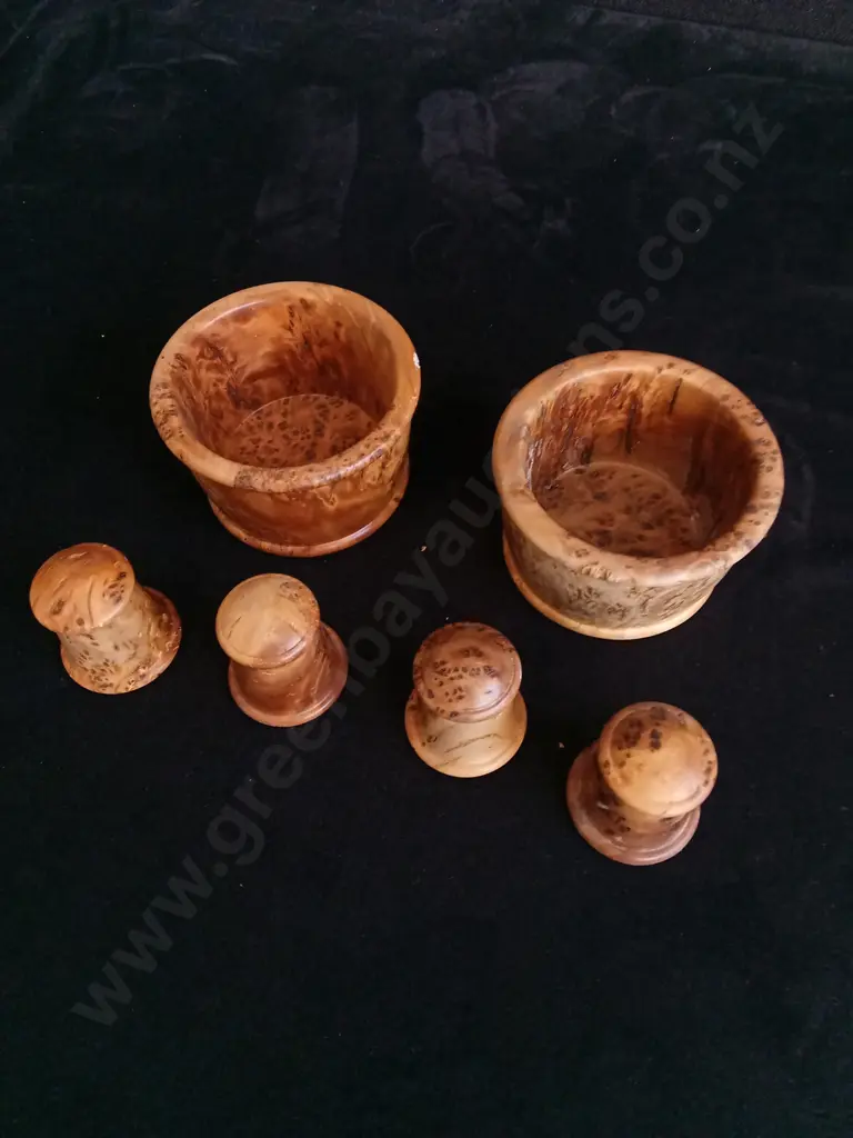 6 PIECES OF HANDCRAFTED WOODEN ITEMS Image 1++