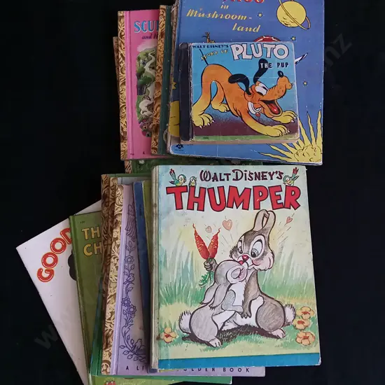 MIX OF CHILDRENS BOOKS