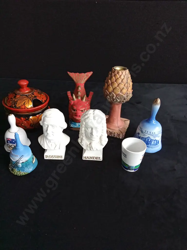 ASORTMENT OF ITEMS Image 1++