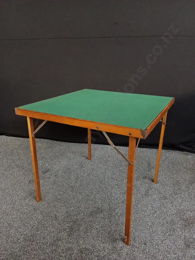 WOODEN FOLDING CARD TABLE Image 1++