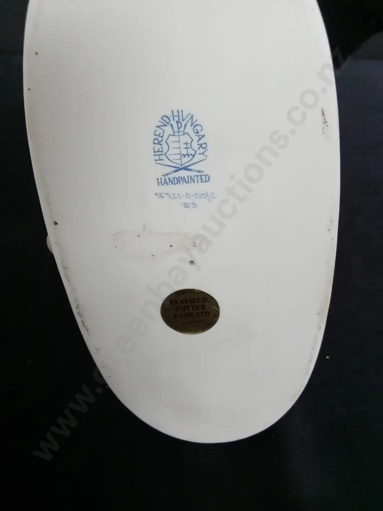 VINTAGE HEREND CERAMIC FIGURE Image 1++