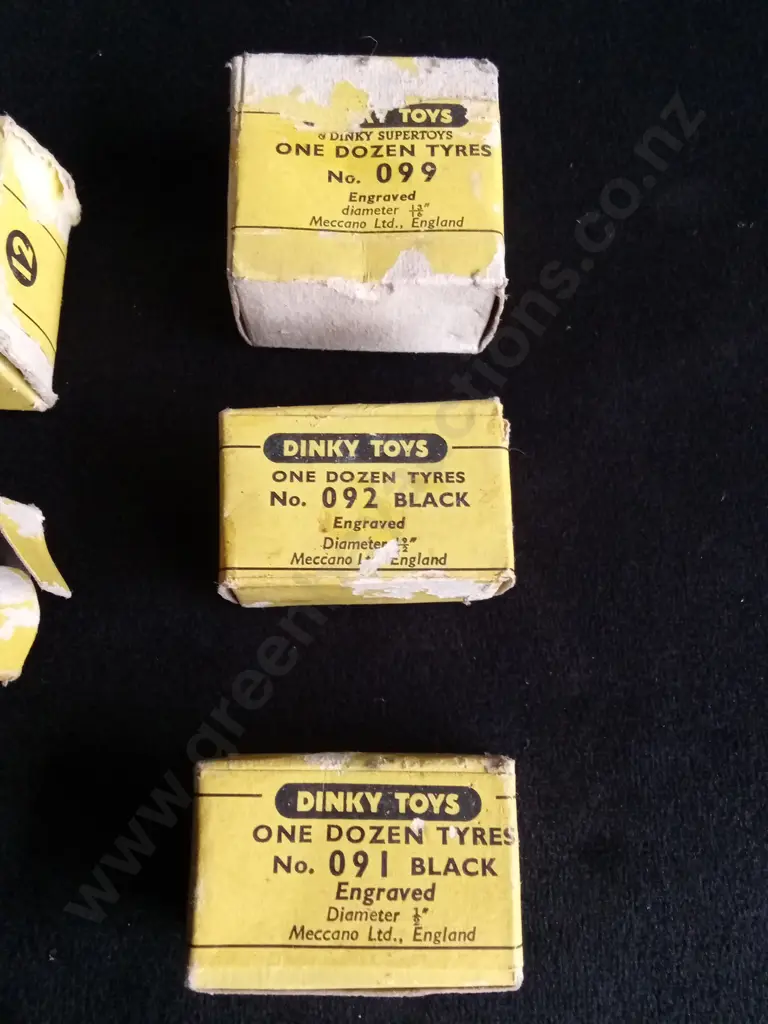 5 BOXES OF DINKY TOYS TYRES, INCLUDING 3 UNOPENED BOXES Image 1++