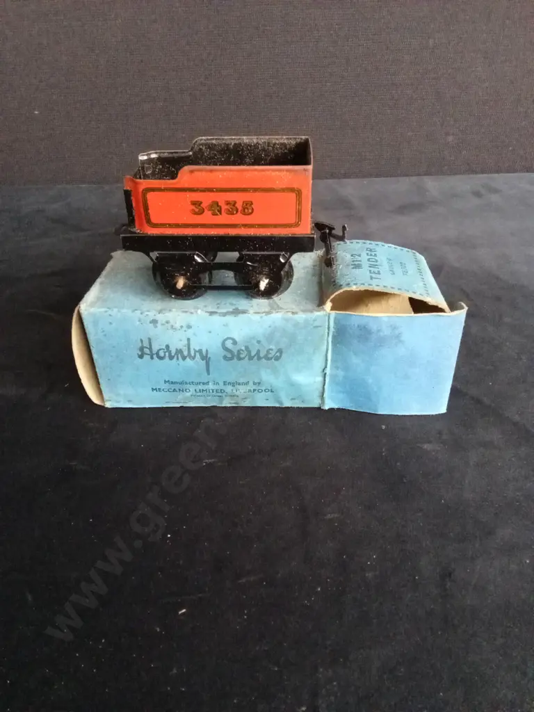 HORNBY AND OTHER BRANDED VINTAGE TRAINS & CARRIAGES Image 1++