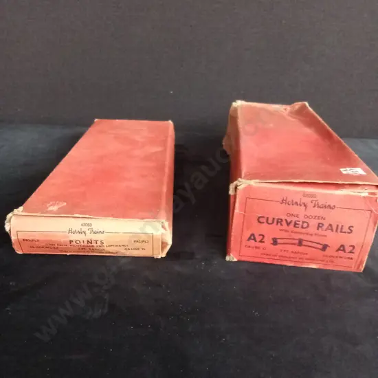 HORNBY TRACK BOXED 2 POINTS SETS AND 7 CURVED RAIL PIECES