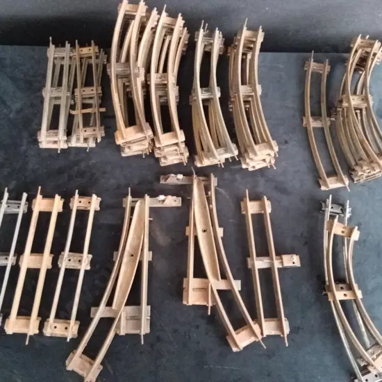 LARGE QUANTITY OF VINTAGE 0 GAUGE RAILWAY TRACK SOME BRANDED HORNBY SOME BRANDED LAWRENCE LINES