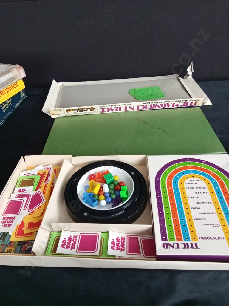 4 VINTAGE BOARD GAMES Image 1++
