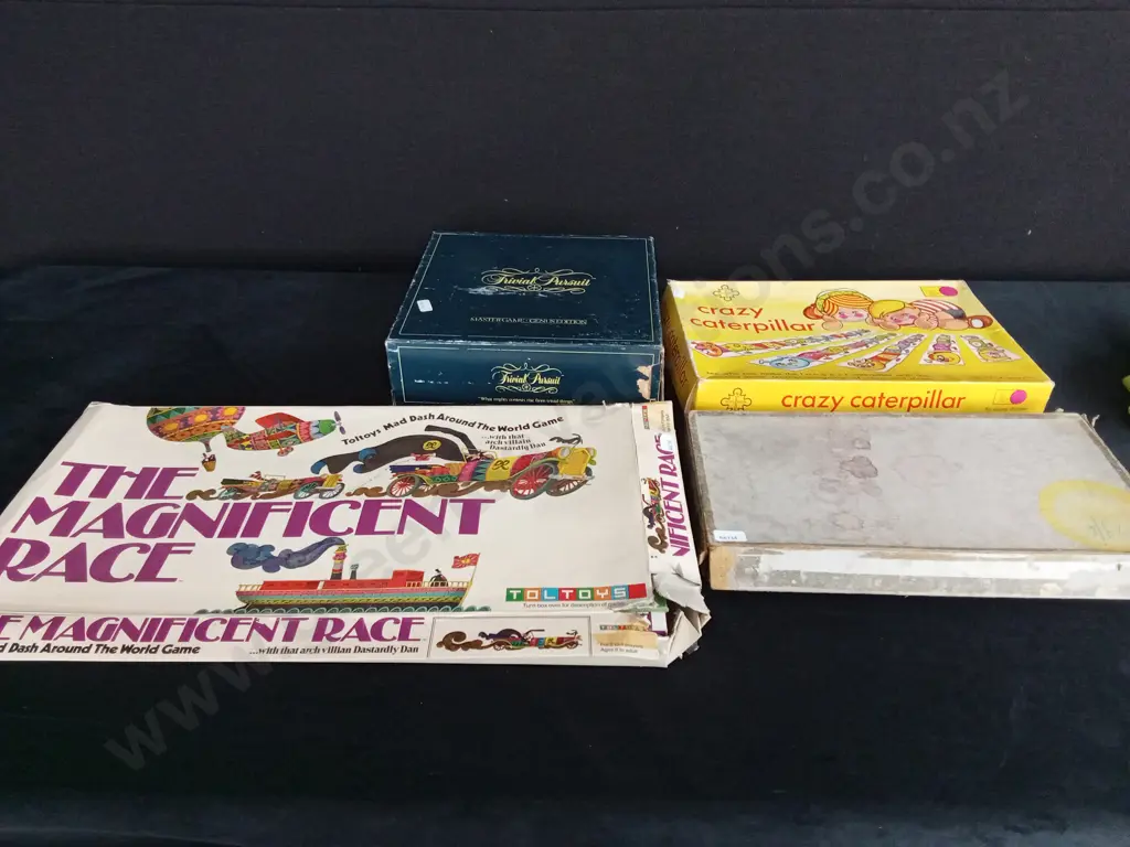 4 VINTAGE BOARD GAMES Image 1++