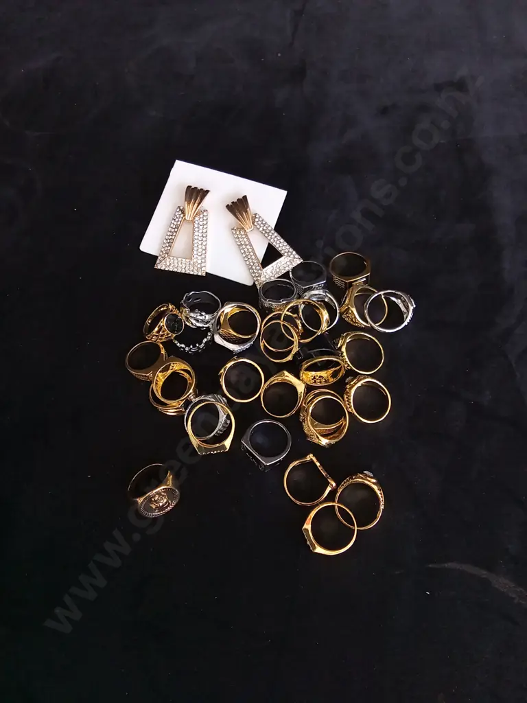 MIX OF RINGS AND EARRINGS Image 1++