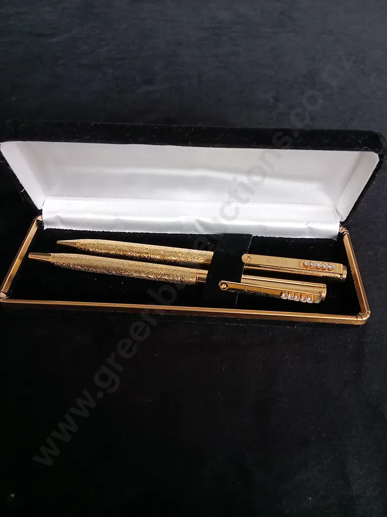 ONYX INTERNATIONAL 22 CARAT GOLD TONE JEWELLED PEN AND PENCIL SET WITH 10 GENUINE 2.5MM ROUND AUSTRIAN CRYSTALS Image 1++