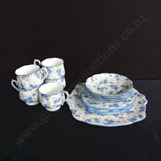 16 PIECE ROYAL ALBERT CROWN CHINA SET