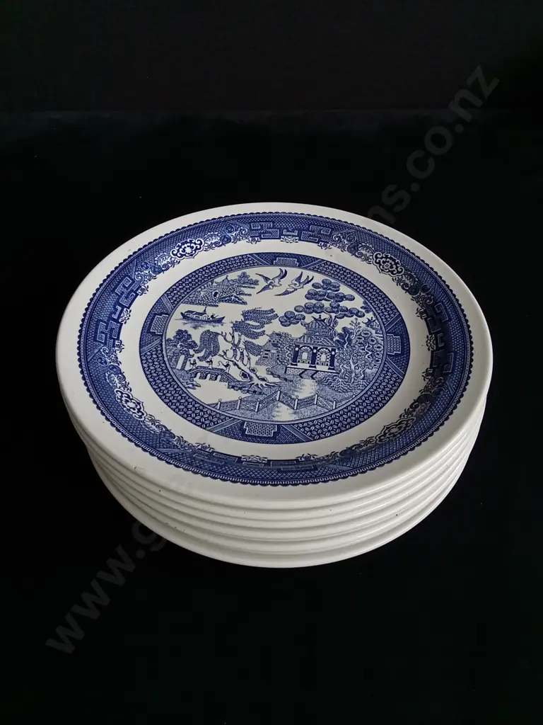 SET OF 8 CROWN LYNN BLUE WILLOW PLATES Image 1++