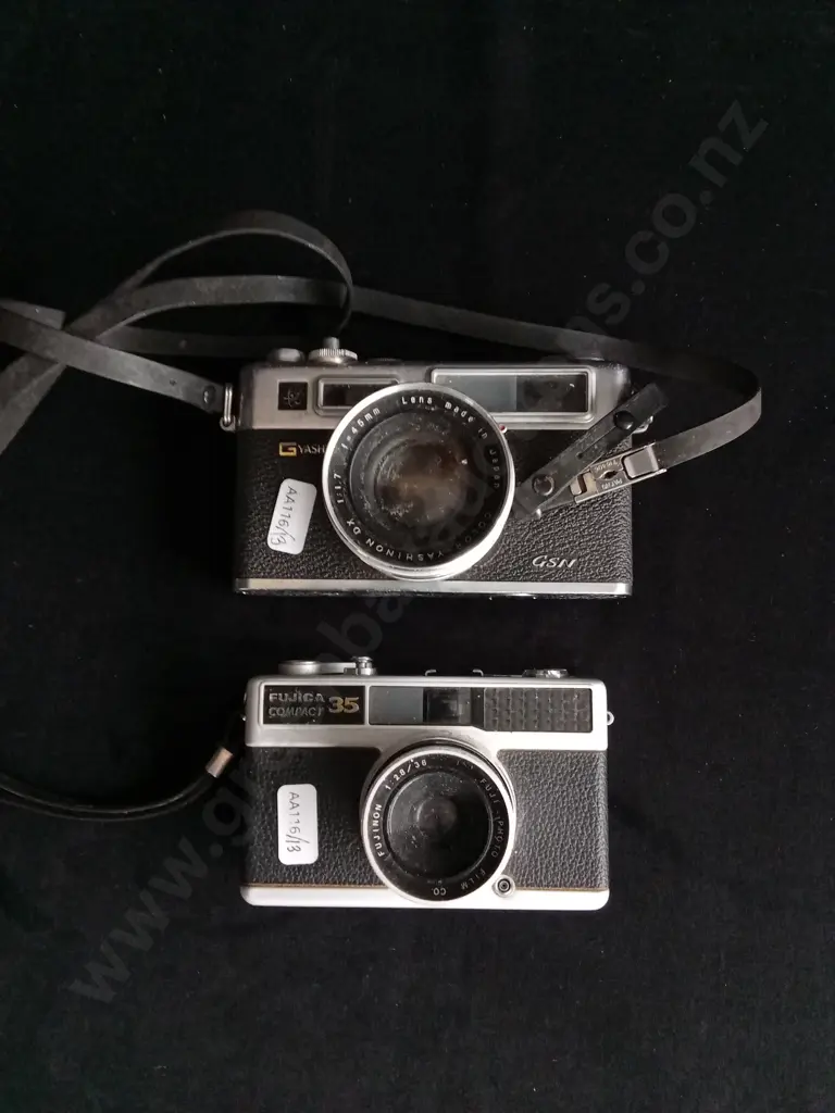 2 PIECES VINTAGE FILM CAMERAS, YASHICA AND FUJICA Image 1++