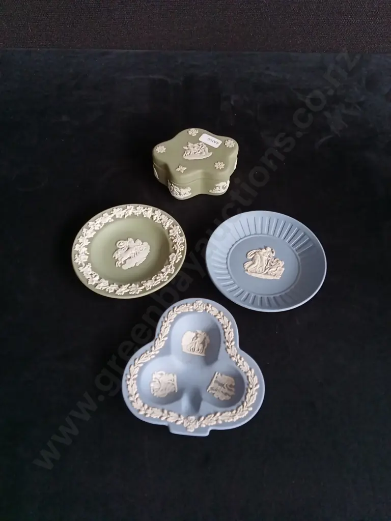 4 PIECES WEDGEWOOD JASPERWARE DISHES Image 1++