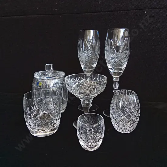 7 PIECES OF CRYSTAL MIX